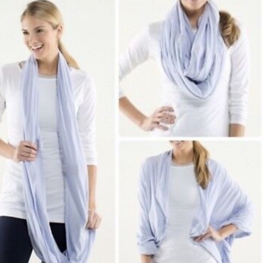 Lululemon Diversity Scarf in Cool Breeze